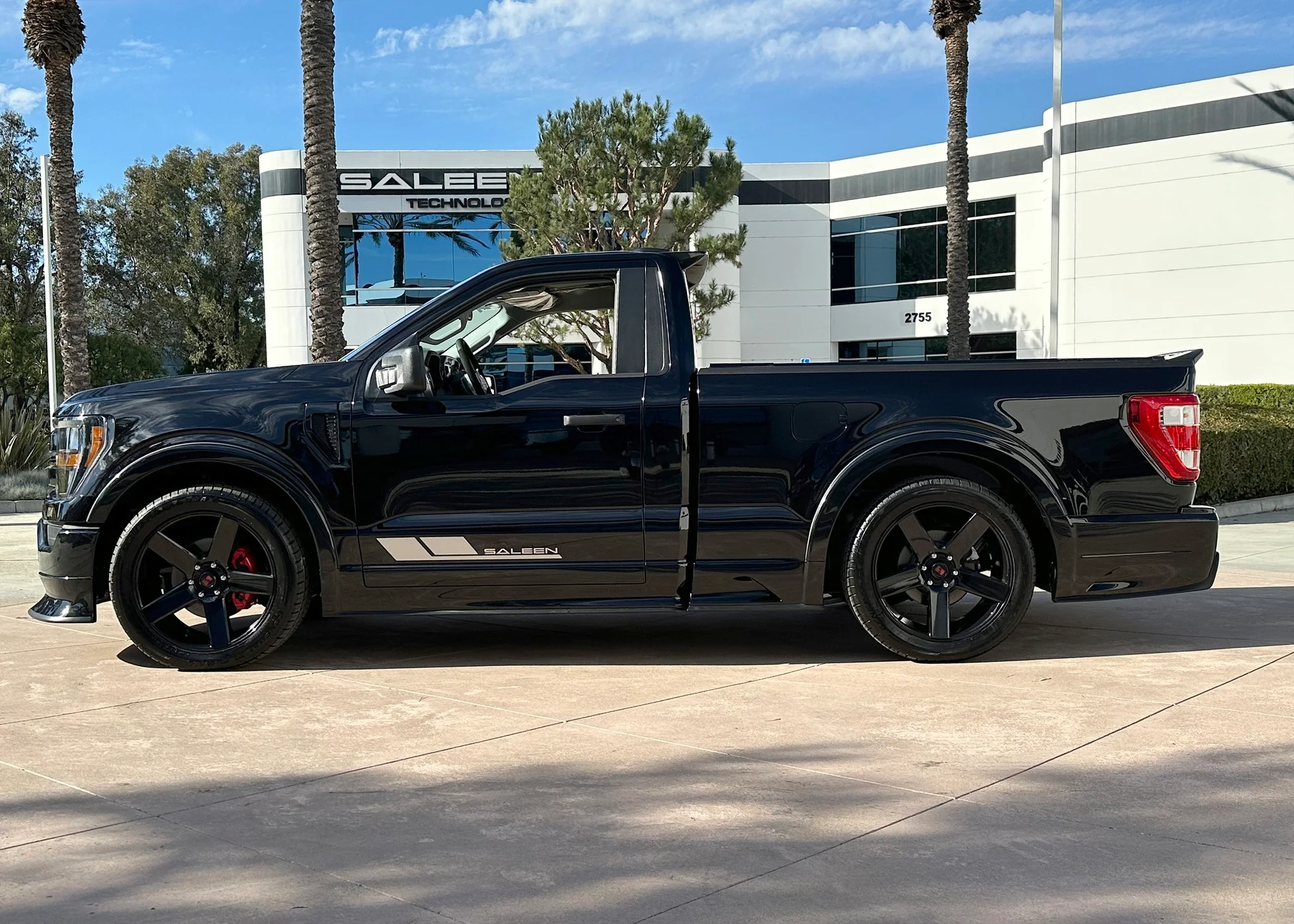 Saleen 22x9.5 5-Spoke Wheel – 2023–2025 SporTruck & 04-25 F-150 - Image 8